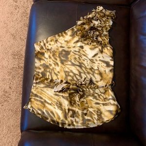 One shoulder chiffon shirt